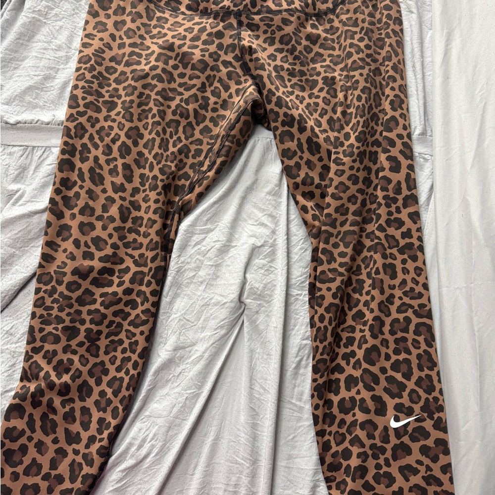 Nike Woman’s Brown Leopard Leggings